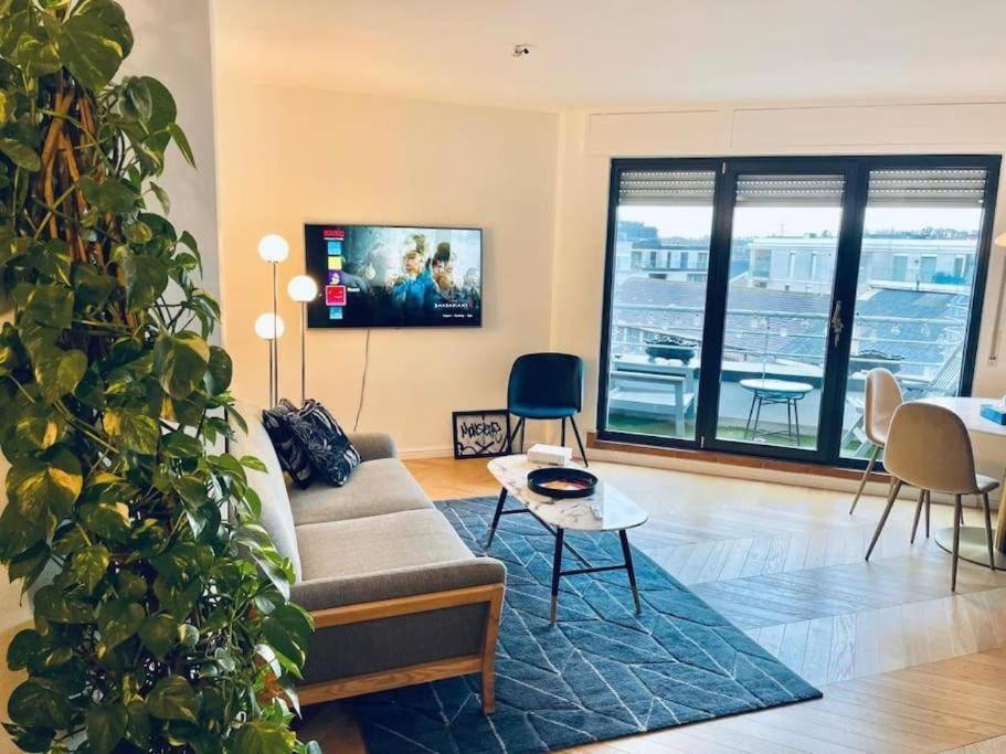 Apartment One Bedroom W Free Parking &terrace Luxembourg